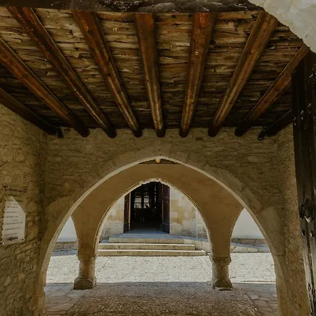 Rustic Elegance In Apartman