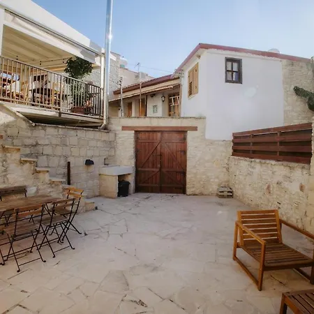 Rustic Elegance In Apartman