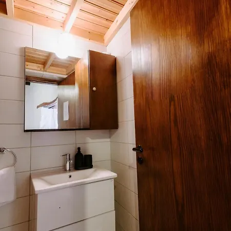Rustic Elegance In Apartman Ómodosz