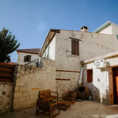 Apartment Rustic Elegance In Omodos