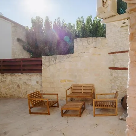 Rustic Elegance In Omodos