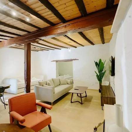 Rustic Elegance In Apartment Omodos